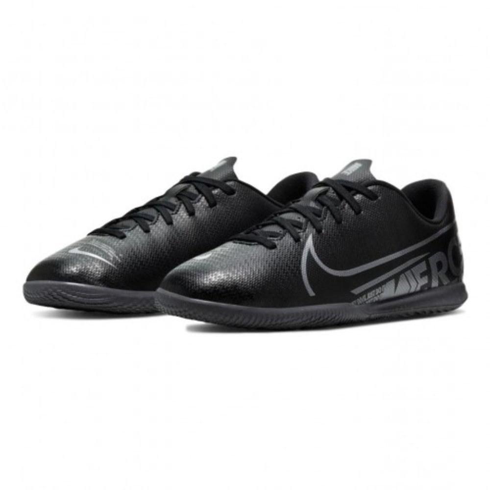 NEW! Nike Youth Vapor 13 Club Indoor Soccer Shoes!
